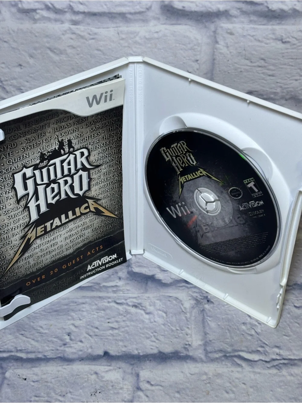 Guitar Hero Metallica (Nintendo Wii 2009) Complete CIB